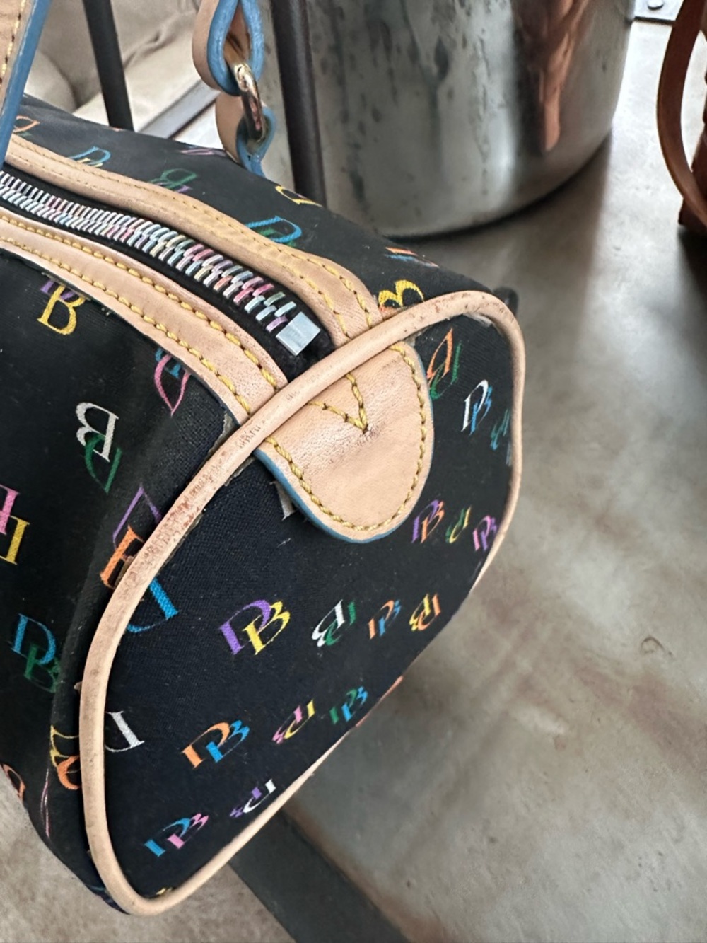 Dooney & Bourke Y2K Black Multicolor DB Logo Barrel Shoulder Bag - Picture 4 of 12